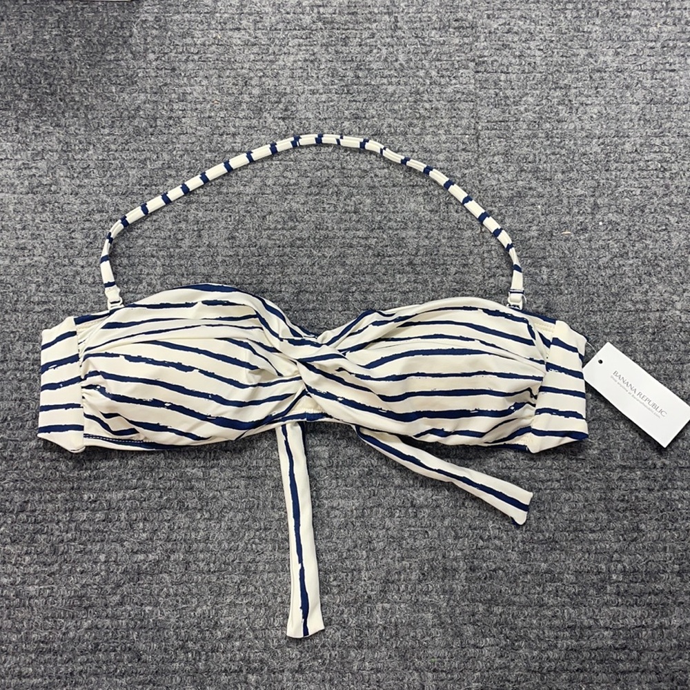 Banana Republic Women’s Swim suit Top (3755)